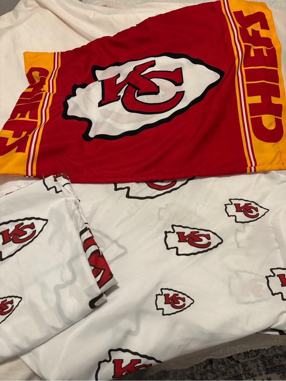 Kansas City Chiefs 2 Twin Sheet  Sets - Red & White